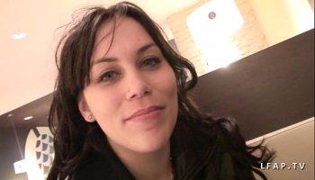 petite amatrice brunette sodomisee et fistee grave